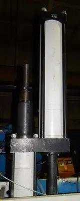 34 Ton FARGER & JOOSTEN MULTIPOWER Air/Oil Press