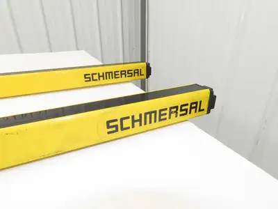 Schmersal SLC440COM-E-1290-14 Safety Light Curtain Emitter Only -Parts or Repair