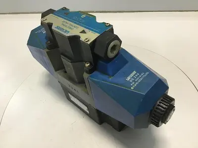 USED YUKEN DG4V-5-6C-M-P7L-H-6-30