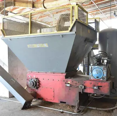 CRESSWOOD HF-36 VERTICAL WOOD WASTE GRINDER