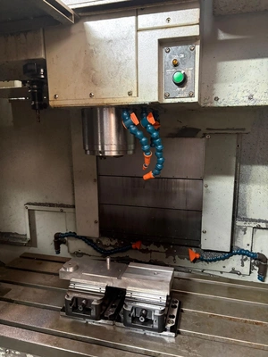 HYUNDAI KIA 4-axis Vertical Machining Centre, in very good used condition