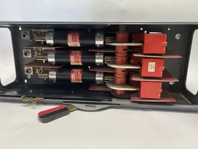 USED SQUARE D BY SCHNEIDER ELECTRIC SER. E1 FUSIBLE PANELBOARD SWITCH UNIT 3-POLE 200A