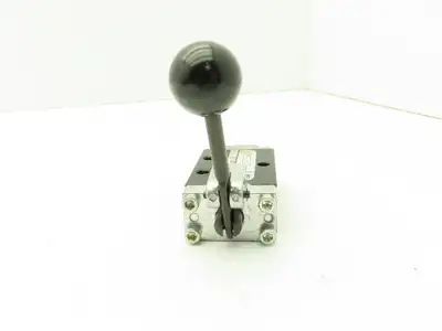 ARO 5631 20 02 Pneumatic 3-Port Manual Lever Control Valve 1/4" NPT