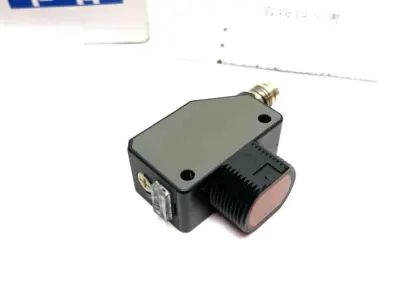 USED OPTEX PHOTOELECTRIC SENSOR, IP67 WATERPROOF, 30-200MM SENSE DISTANCE