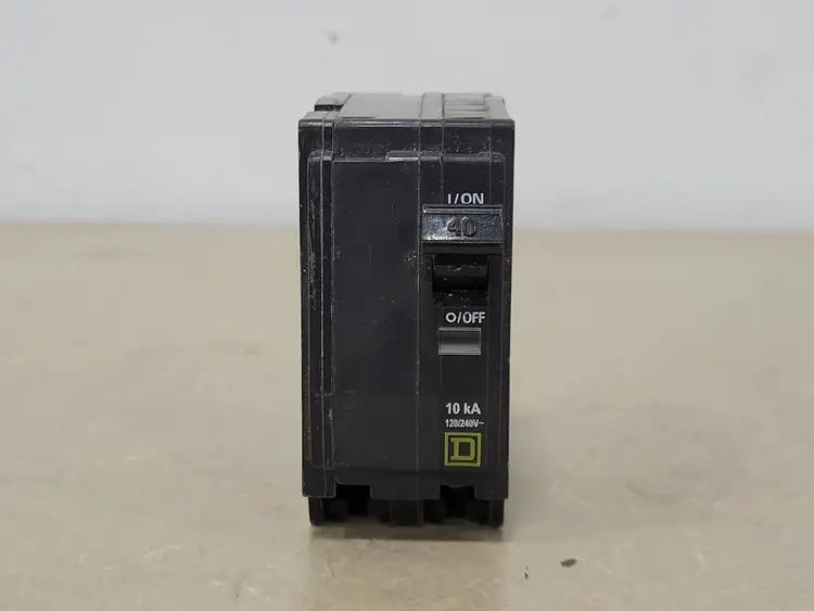 Used SQUARE D QO240 Switchgears British Columbia CA | Lenmark #240189