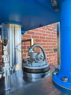 USED ROSS M 40 STAINLESS STEEL SINGLE SHAFT MIXER W/ TWO 40 GALLON TANKS