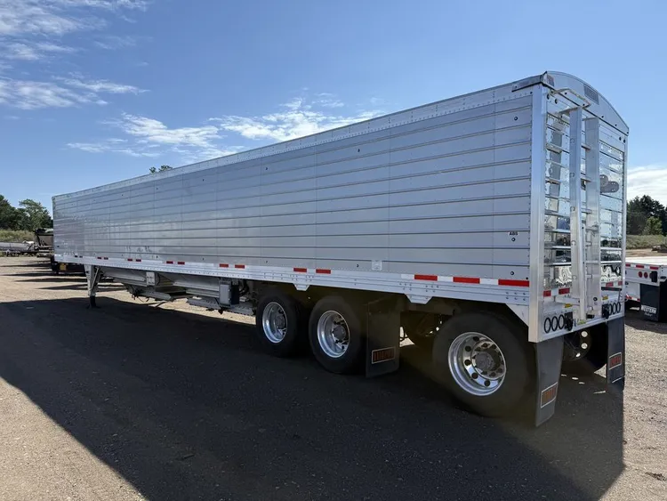 Used 2023 TIMPTE HOPPER GRAIN Grain Hopper Trailers Minnesota US | Carco Truck & Equipment #1514085
