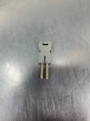 USED Allen-Bradley 1492-DP4 Disconnect Plug, 2-Prong