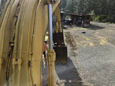 USED 1996 CATERPILLAR 325L