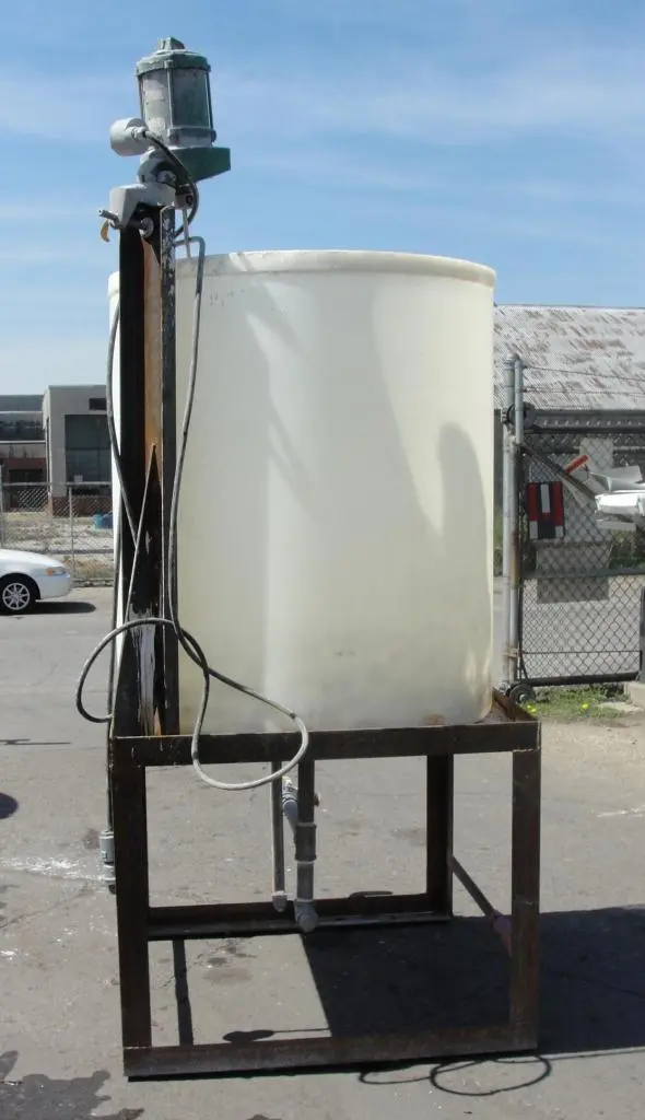 SPC5015  Tank 300 gallon vertical tank, Polyethylene, 3/4 hp agitator, dish