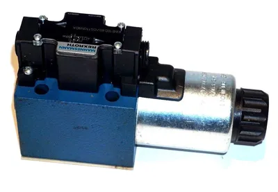 NEW REXROTH 4WE10D40/CG110N9DA HYDRAULIC VALVE