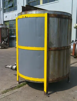 SPC9083  Tank 1000 gallon vertical tank, Stainless Steel, flat coils in bottom