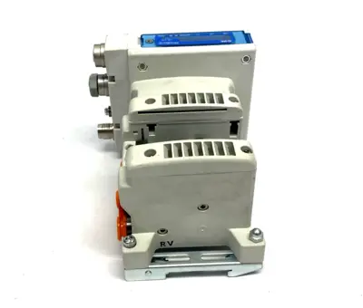 VV5QC11-03N7SEAN-D0S | SMC  Pneumatic Solenoid Valve Manifold, 3-Station, 5-Port - Used