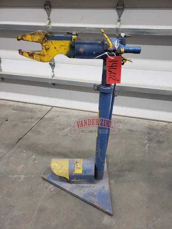 Used CHICAGO _UNKNOWN_ Riveters Michigan US | Vander Ziel Machinery Sales #482801