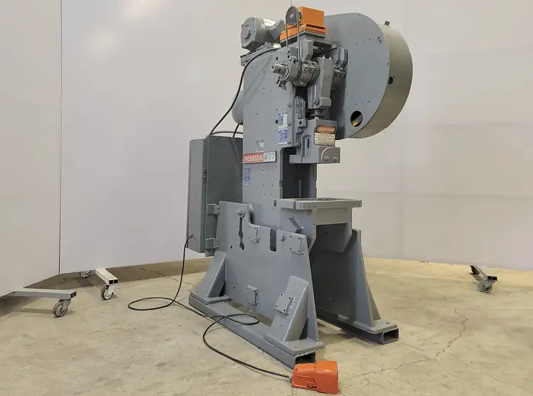 Used NIAGARA M-22 O.B.I. Presses Texas US | FMI Trading #679187
