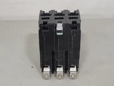 15 Amp, 3 Pole, 240 volts Circuit Breaker
