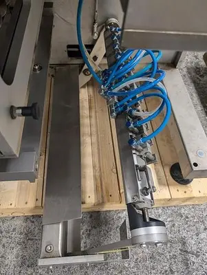 Klockner model LA-500 vertical strip packager