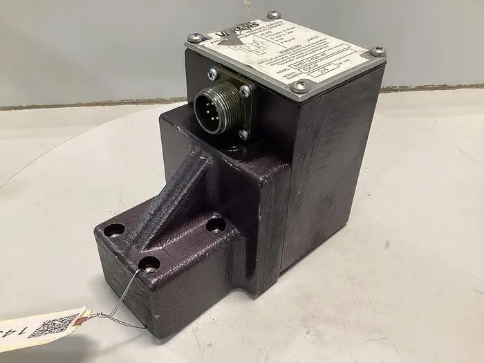 Used VICKERS EHST-3-FVF-40 Valves/Fittings Michigan US | Ideal Machinery #696769