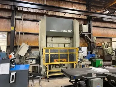 2009 KOMATSU H2W200 Straight Side Double Crank Press | Universal Press & Machinery (UPM) (2)