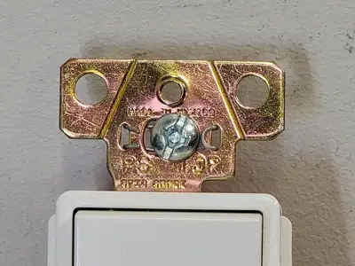 USED PASS & SEYMOUR 2621-W