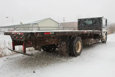 INTERNATIONAL 4300 DT466 BOX TRUCK | Levy Recovery Group (5)