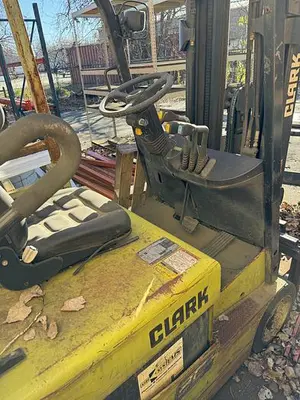 USED CLARK TMX20 ELECTRIC FORKLIFT