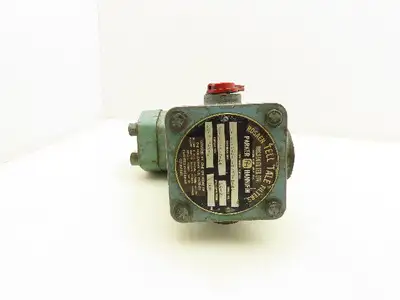 Parker Hannifin 20-S-74W-M-3-YEYD-1-44 Tell Tale Hydraulic Filter 1-1/4" NPT