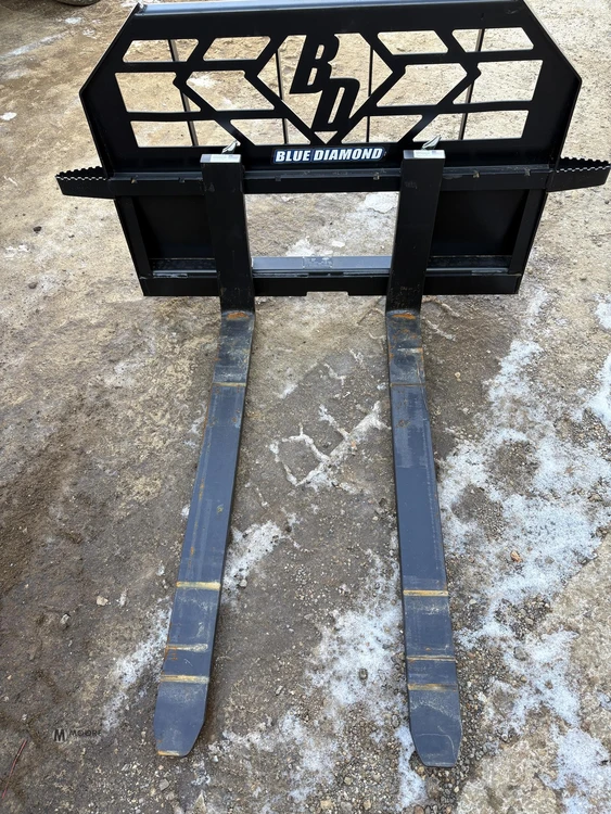 New | in-Stock BLUE DIAMOND 314011 Pallet Forks Tennessee US | Moore Equipment #1517328