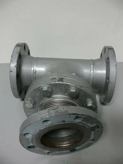 Used FLANGED T PIPE + FLEXIBLE FITTING 4.5" INSIDE DIAMETER 9" OUTSIDE DIAMETER Valves/Fittings California US | Equipment Lab #486959
