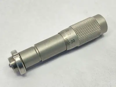 USED MKS NEWPORT VERNIER MICROMETER 13MM TRAVEL 9LB LOAD CAPACITY 50.8 TPI