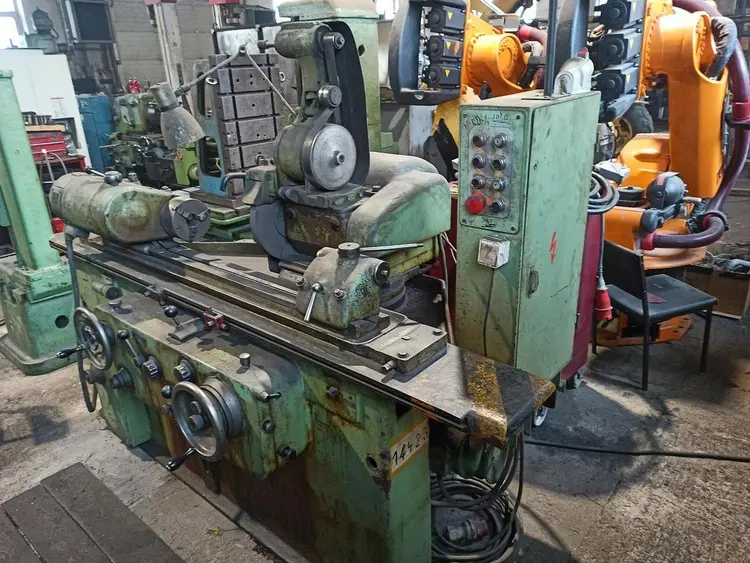 Used TOS BK 3/750 Cylindrical Grinders Including Plain & Angle Head CZ | Amaron s.r.o. #1064614