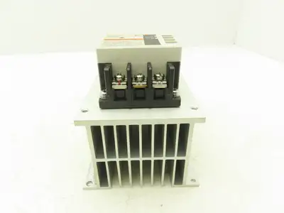 Fuji Electric SS402E-3Z-D3 Solid State Contactor Relay 240vac 50/60Hz .4A 3 Pole