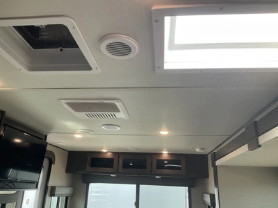 USED 2022 TRANSCEND 245RL