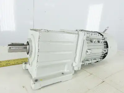 Lenze GST04-2M VBR 071-32 9.1:1 Ratio 230/460V 50/60Hz 155RPM Helical Gear Motor