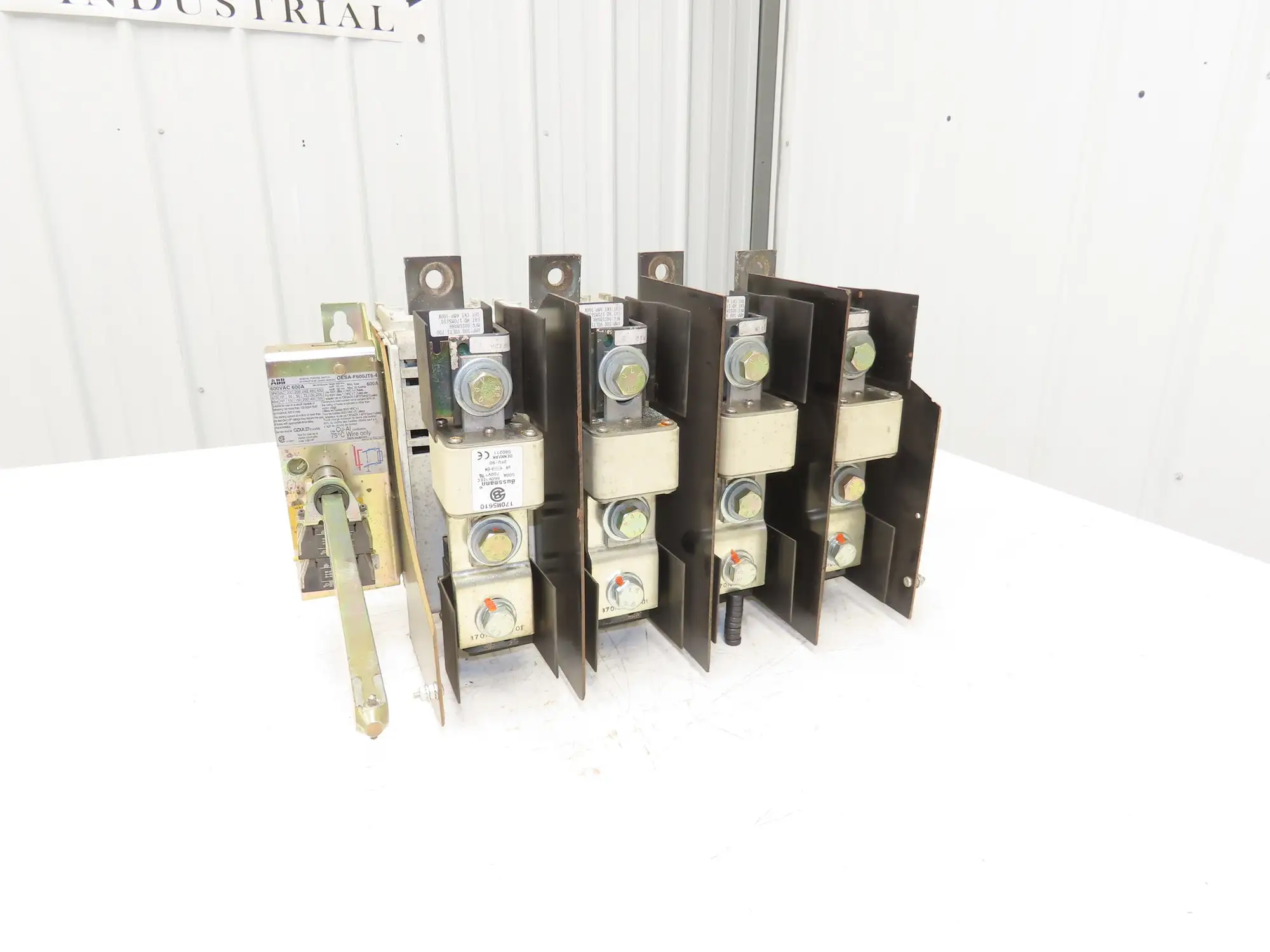 ABB OESA-F600JT6-4 Fusible Disconnect Switch 500Hp 600A 600VAC 4 Pole Fused