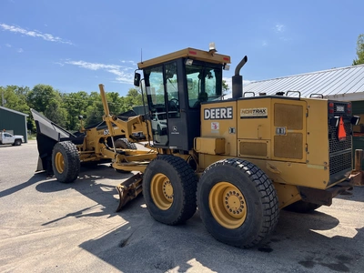 USED 2004 JOHN DEERE 670C SERIES 2