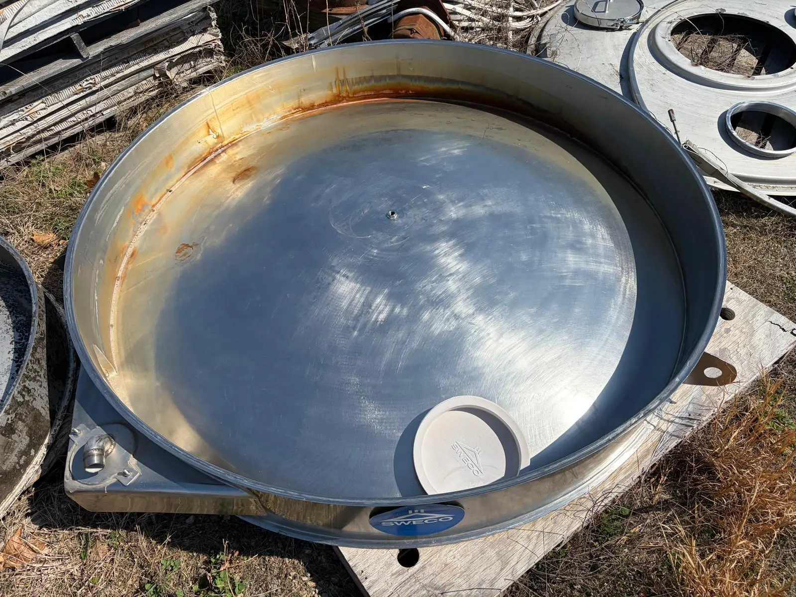 USED SWECO 72"