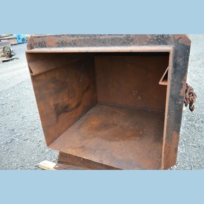 Universal Handling Equipment Compactor