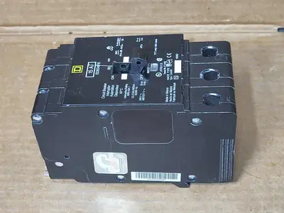 NEW SQUARE D EDB34015