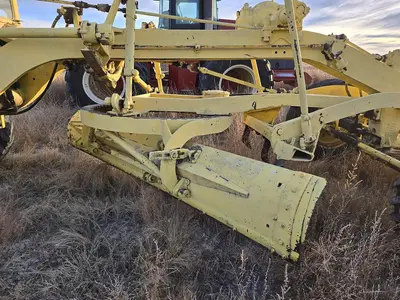 Caterpillar 12' Motor Grader
