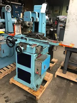 Freeport Hand Operated 6″ x 18″ Surface Grinder, Model SGS618