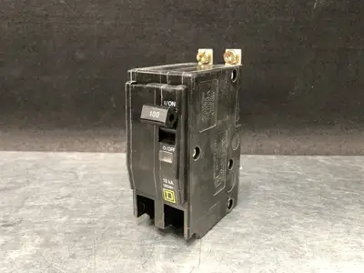 NEW SQUARE D QOB2100