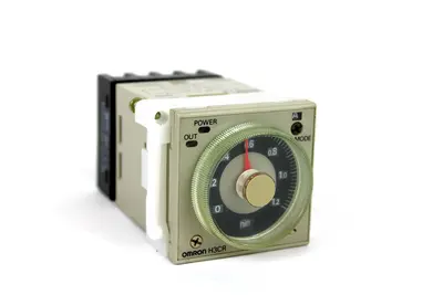 USED OMRON H3CR-A8