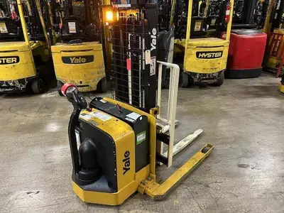 Used 2019 YALE MSW025LF Pallet Stackers Illinois US | Somerset Equipment Sales #1546272