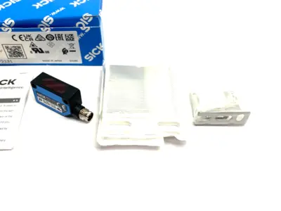 NEW SICK PHOTOELECTRIC RETRO-REFLECTIVE SENSOR KIT, W100 LASER