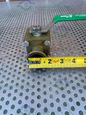 USED A&N CORPORATION C1100-QF25 BRASS BALL VALVE 1X10-8 TORR W/ 1 1/2" SANITARY FITTING