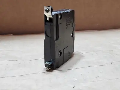 USED SQUARE D QOB120