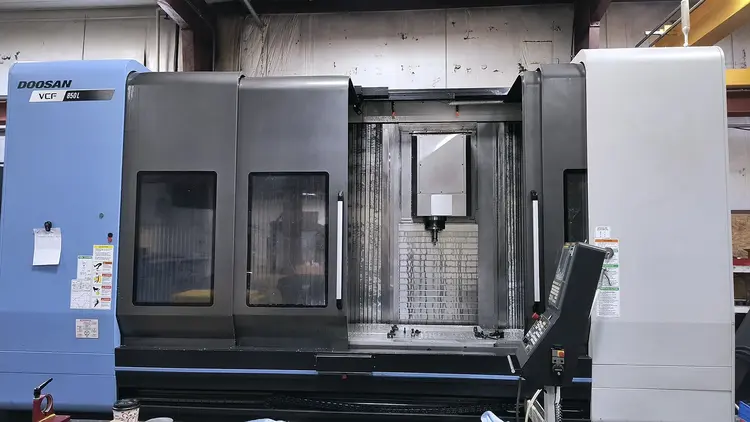 Used 2015 DOOSAN VCF 850L II Vertical Machining Centers Illinois US | Machinery Marketing International #549265