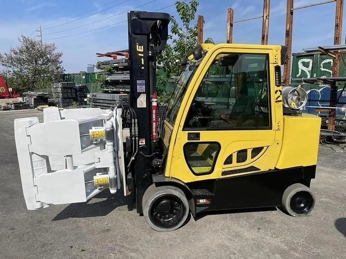 12,000 POUND HYSTER MODEL S120FTPRS ENCLOSED CAB ROLL CLAMP FORKLIFT MFG. 2017