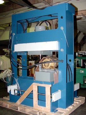 NEW Pressmaster RTP-150 ROLL-IN BED